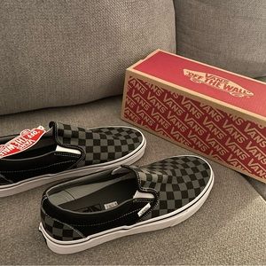 UNISEX BRAND NEW SLIP ONS- black/gray checkered vans size 8.5men size 10women